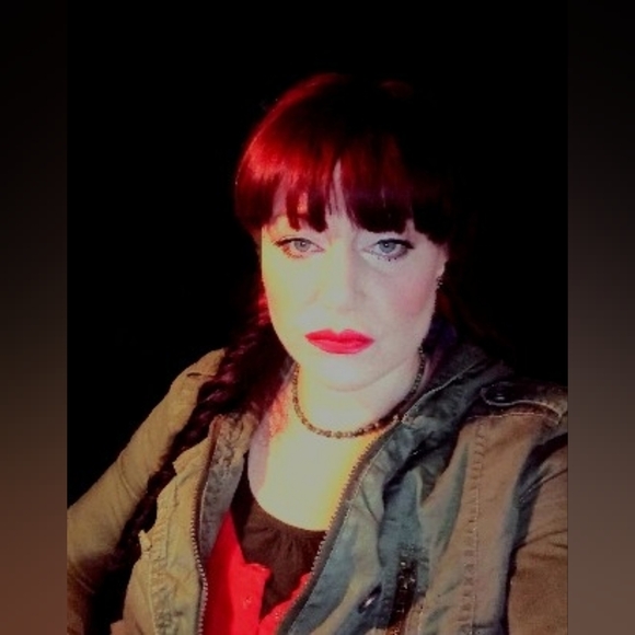 Meet your Posher, Jules - Picture 5 of 8